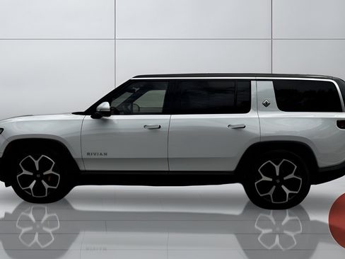 Used 2024 Rivian R1S Adventure AWD/4WD image 3