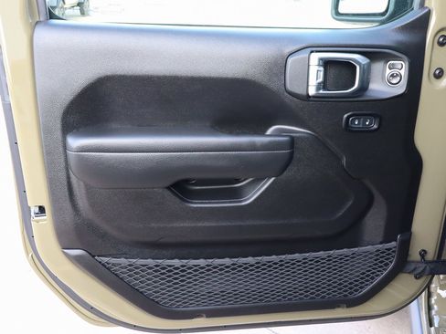 Used 2025 Jeep Gladiator Willys image 19