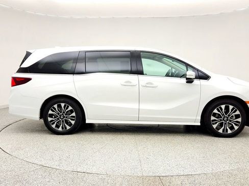 Used 2026 Honda Odyssey Elite image 4
