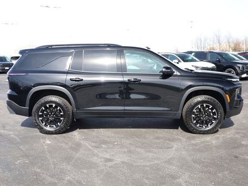 Used 2025 Chevrolet Traverse Z71 w/ Driver Confidence Package AWD/4WD image 4