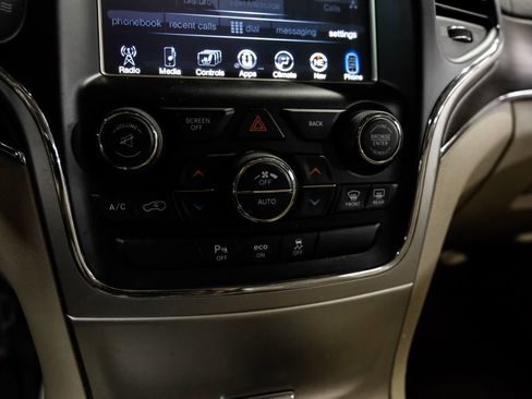 Used 2015 Jeep Grand Cherokee Overland image 27