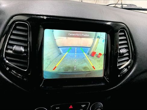 Used 2018 Jeep Compass Limited w/ Navigation Group image 14