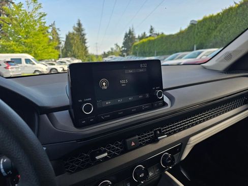 Certified 2024 Honda Accord EX image 27