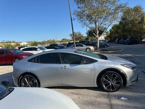 Used 2024 Toyota Prius XLE image 2