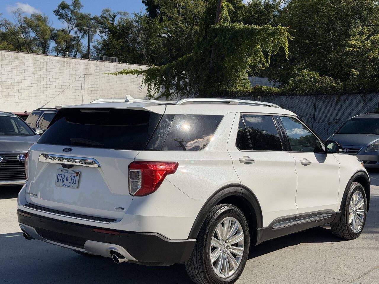 Used 2020 Ford Explorer Limited AWD/4WD image 7