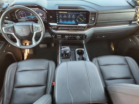 Used 2025 Chevrolet Silverado 1500 LT Trail Boss w/ Convenience Package II image 27