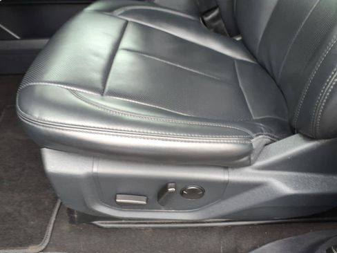 Used 2024 Ford Expedition XLT AWD/4WD image 16
