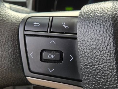 Used 2025 Toyota Camry LE FWD image 34