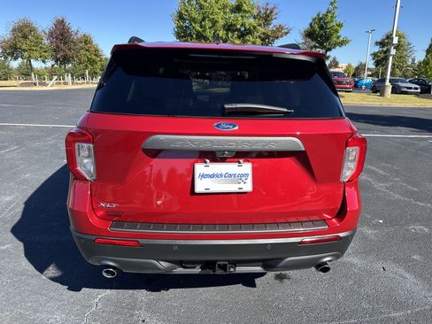 Used 2023 Ford Explorer XLT w/ Equipment Group 202A image 8