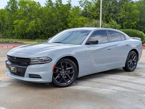 Used 2020 Dodge Charger SXT w/ Blacktop Package image 1