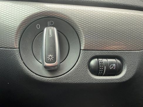 Used 2018 Volkswagen Jetta SE FWD image 18