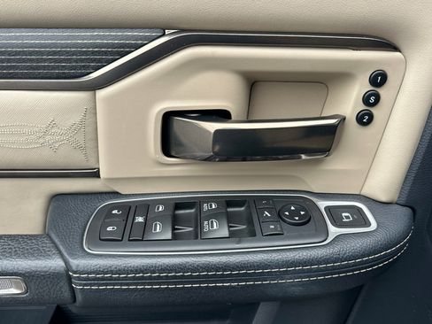 Used 2019 RAM 3500 Limited image 11