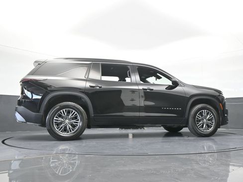 Used 2025 Chevrolet Traverse LT FWD image 61