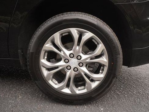 Used 2021 Buick Enclave Avenir w/ Avenir Technology Package image 39