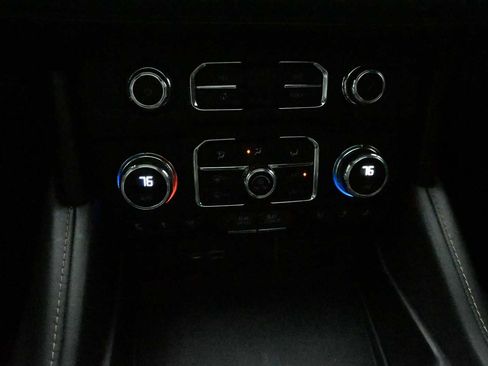 Used 2022 GMC Yukon XL AT4 AWD/4WD image 21