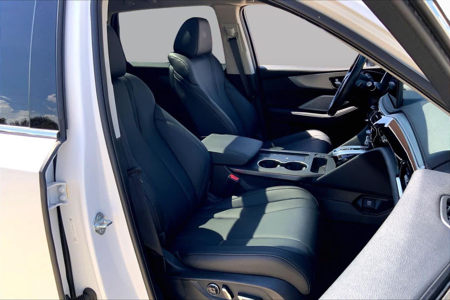 Used 2025 Acura MDX FWD image 9