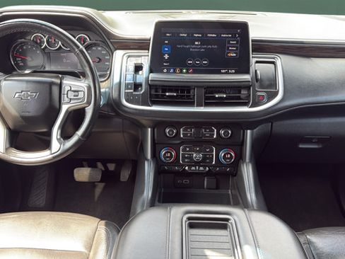 Used 2021 Chevrolet Tahoe Z71 w/ Z71 Signature Package AWD/4WD image 24