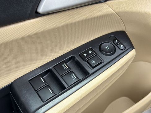 Used 2011 Honda Accord SE image 17