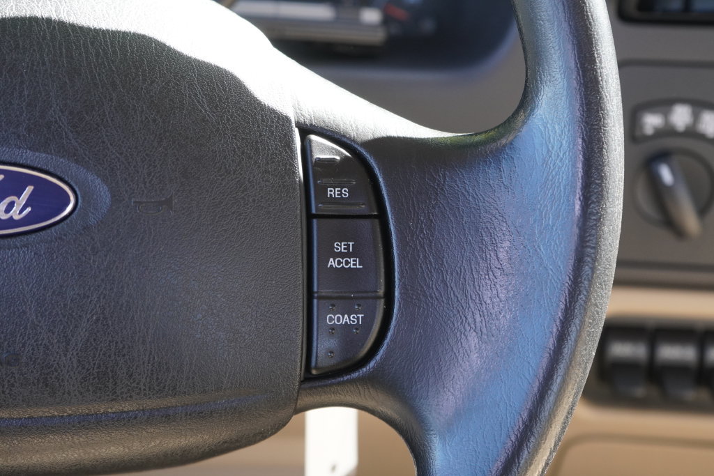 Used 2005 Ford F350 XLT AWD/4WD image 16