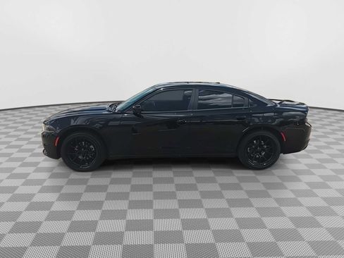 Used 2021 Dodge Charger SXT RWD image 5