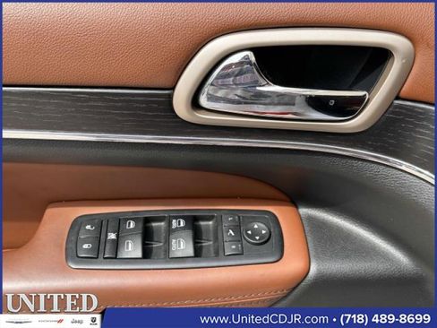 Certified 2017 Jeep Grand Cherokee Summit w/ Platinum Series Group image 11