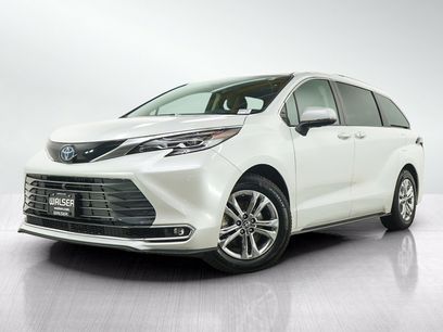 Used 2023 Toyota Sienna Platinum