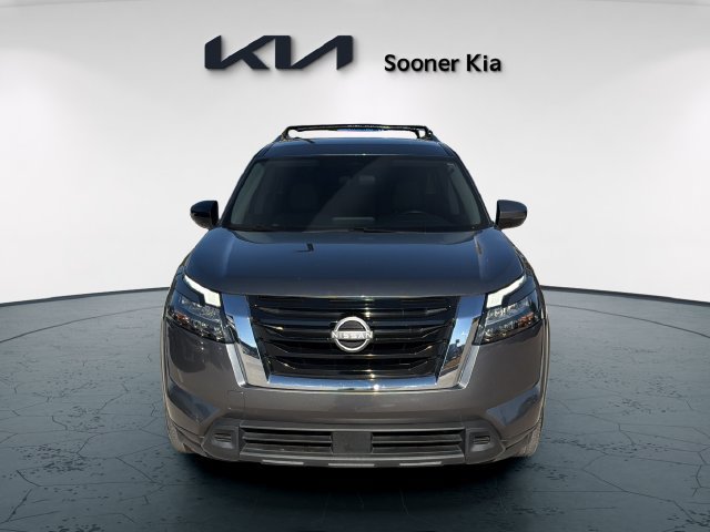 Used 2023 Nissan Pathfinder SV FWD image 2