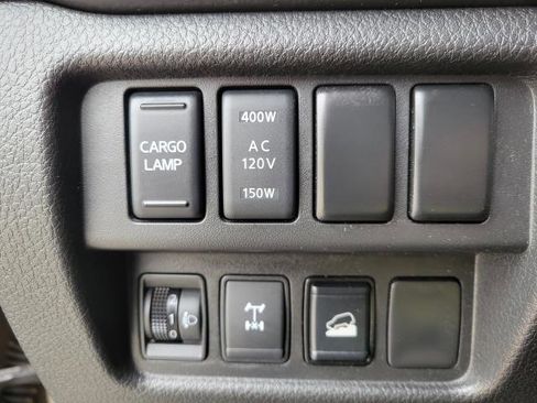 Used 2021 Nissan Titan PRO-4X image 22