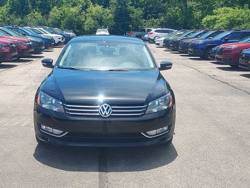 Used 2015 Volkswagen Passat 1.8T SE FWD image 2