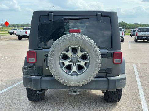 Used 2017 Jeep Wrangler Unlimited Sport w/ Quick Order Package 24S AWD/4WD image 5