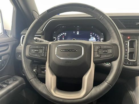 Used 2024 GMC Yukon Denali w/ Advanced Technology Package RWD image 25