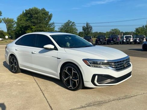Used 2020 Volkswagen Passat 2.0T R-Line FWD image 2