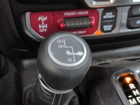 Used 2025 Jeep Gladiator Rubicon AWD/4WD image 21