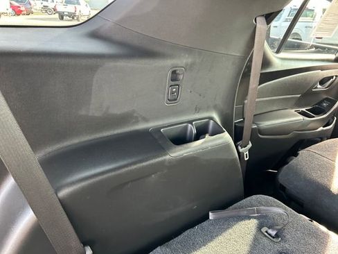 Used 2023 Chevrolet Traverse LT image 49