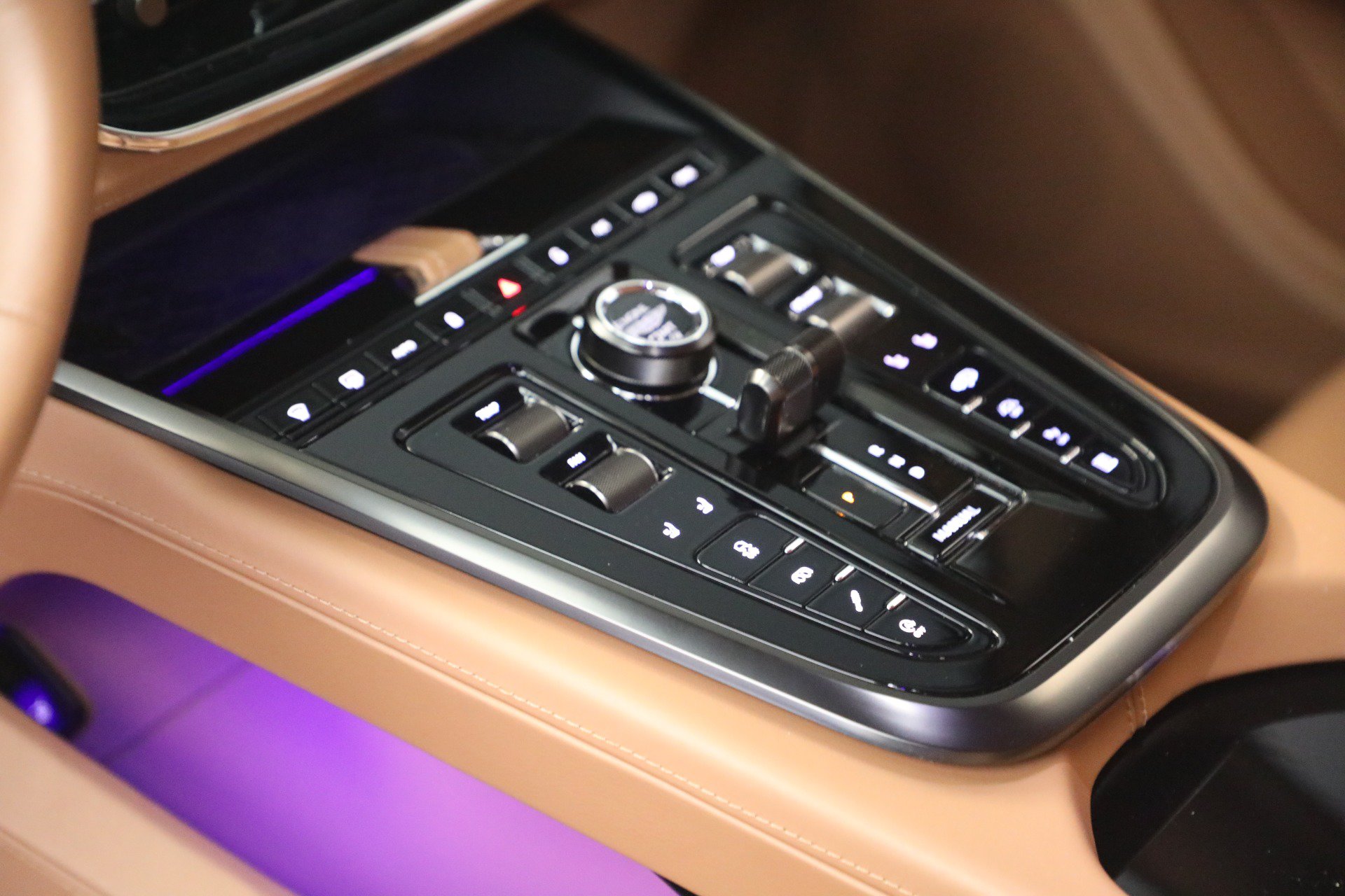 Used 2025 Aston Martin DBX 707 AWD/4WD image 23