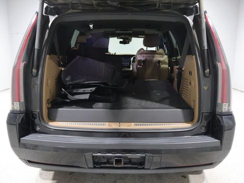 Used 2020 Cadillac Escalade Platinum AWD/4WD image 21