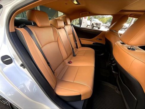 Used 2022 Lexus ES 350 w/ Premium Package FWD image 27
