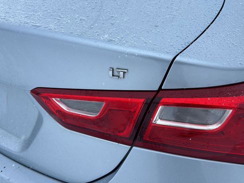 Used 2017 Chevrolet Malibu LT image 6