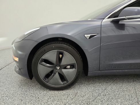 Used 2018 Tesla Model 3 Long Range RWD image 16