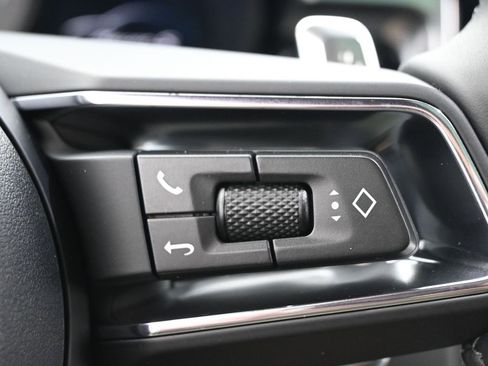 New 2026 Porsche Macan S image 18