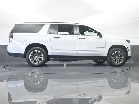 Used 2025 Chevrolet Suburban LT image 72