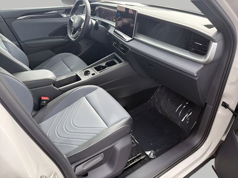 New 2026 Volkswagen Tiguan SE R-Line AWD/4WD image 10