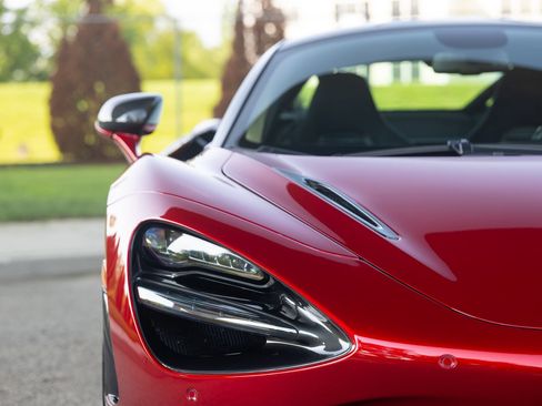 Used 2021 McLaren 720S Performance RWD image 18