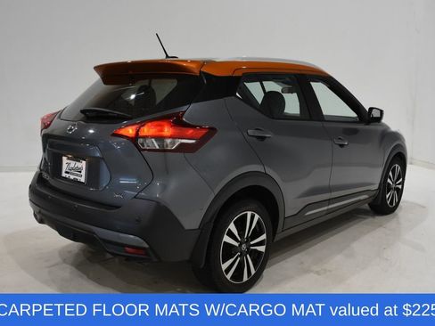 Used 2020 Nissan Kicks SR w/ SR Premium Package FWD image 4