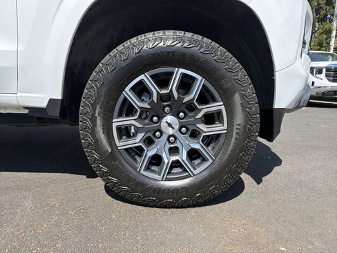 Used 2024 Chevrolet Colorado Z71 w/ Z71 Convenience Package 2 image 13