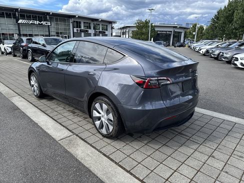 Used 2023 Tesla Model Y Long Range AWD/4WD image 7
