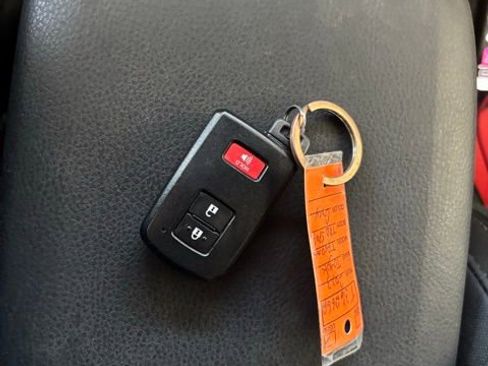 Used 2023 Toyota Tacoma TRD Sport w/ Technology Package AWD/4WD image 13