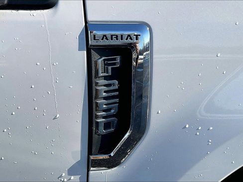 Used 2019 Ford F250 Lariat w/ Lariat Ultimate Package AWD/4WD image 8