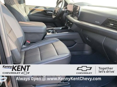 Used 2026 Chevrolet Suburban High Country w/ Sun And Tow Package image 21