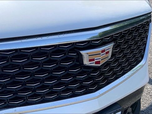 Used 2024 Cadillac XT4 Premium Luxury w/ Cold Weather Package AWD/4WD image 30